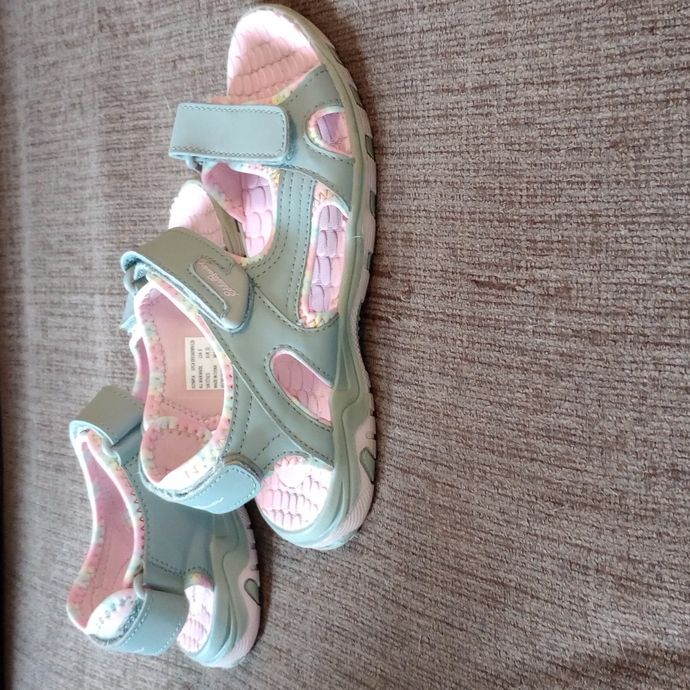 Girls sandals, size 3